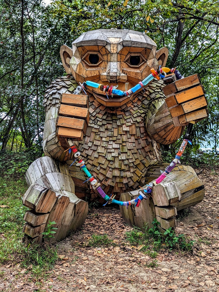 Explorers of Sentosa by Thomas Dambo